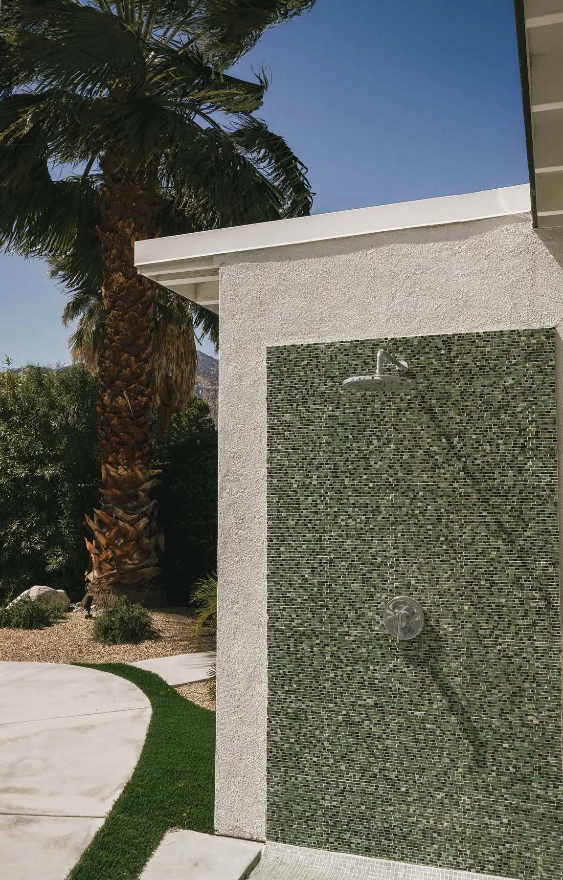Desert Palm II outdoor living in Coachella Valley, CA by La Riviera Studios