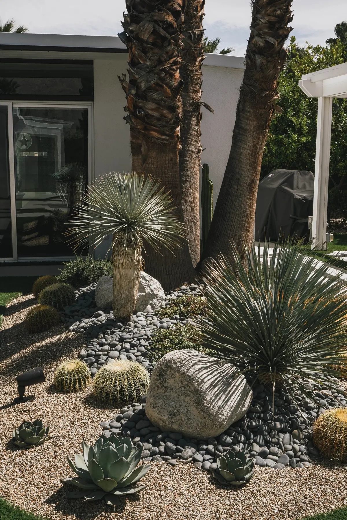Desert Palm II outdoor living in Coachella Valley, CA by La Riviera Studios