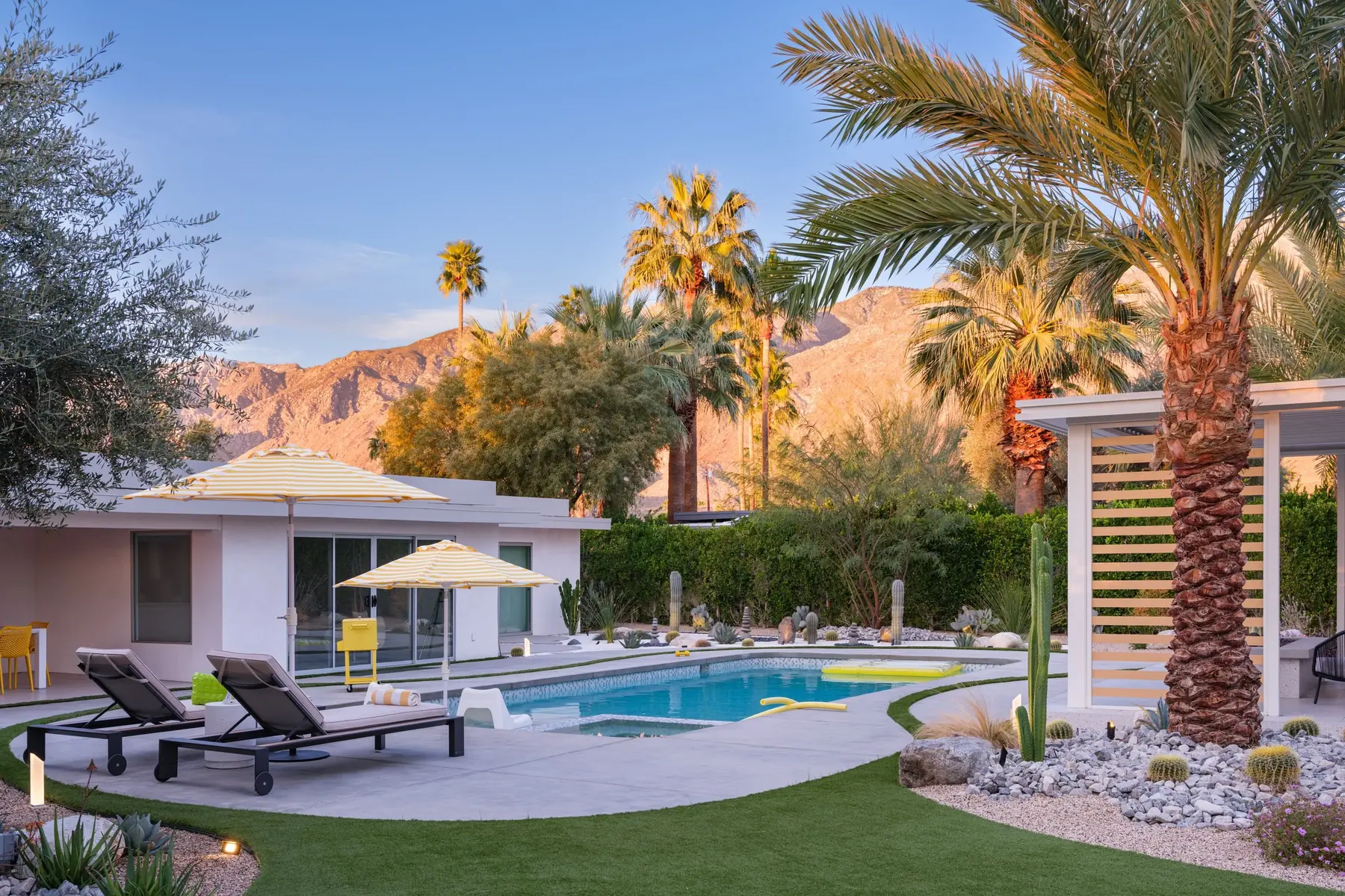 Desert Palm outdoor living in Coachella Valley, CA by La Riviera Studios