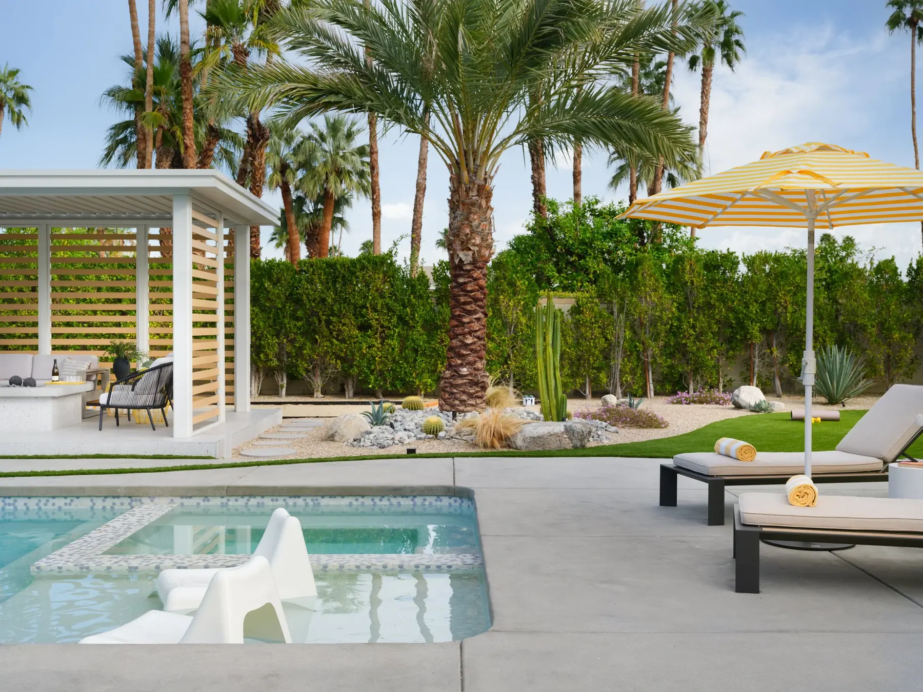 Desert Palm outdoor living in Coachella Valley, CA by La Riviera Studios