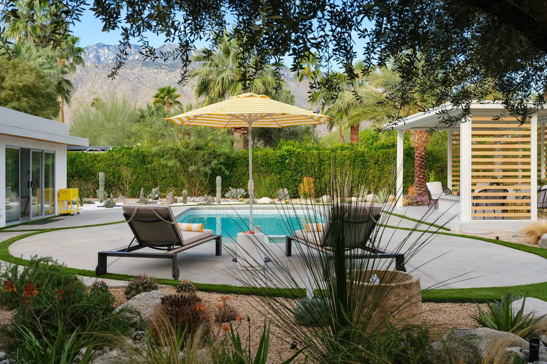Desert Palm outdoor living in Coachella Valley, CA by La Riviera Studios
