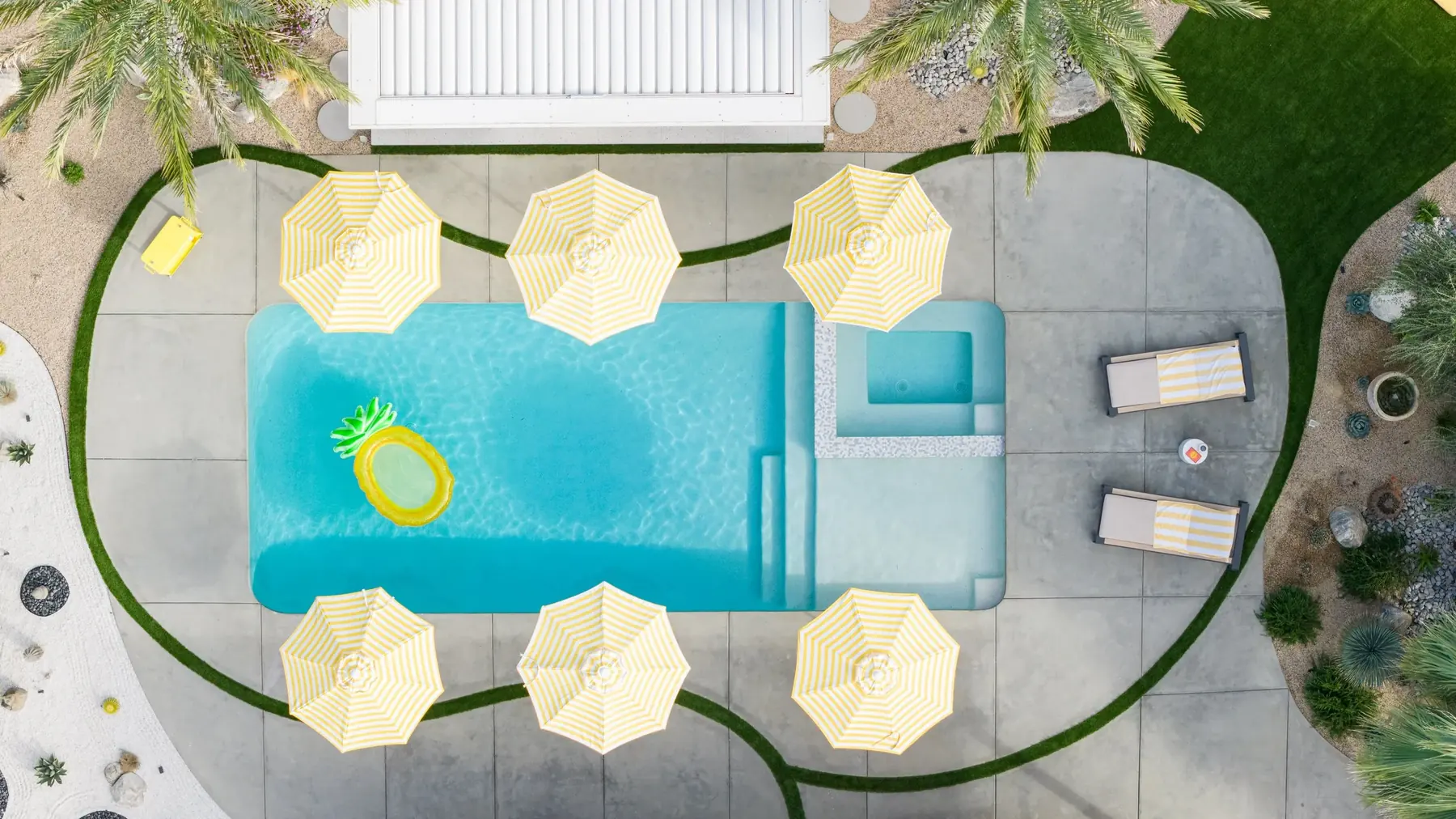 Desert Palm outdoor living in Coachella Valley, CA by La Riviera Studios