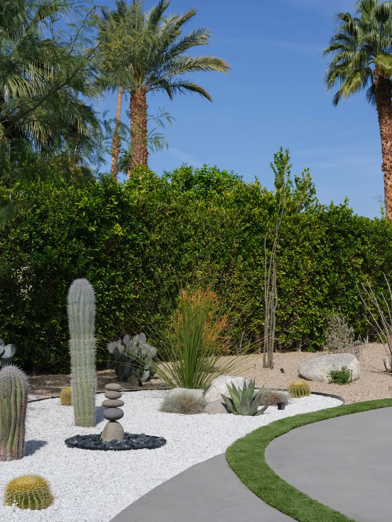 Desert Palm outdoor living in Coachella Valley, CA by La Riviera Studios