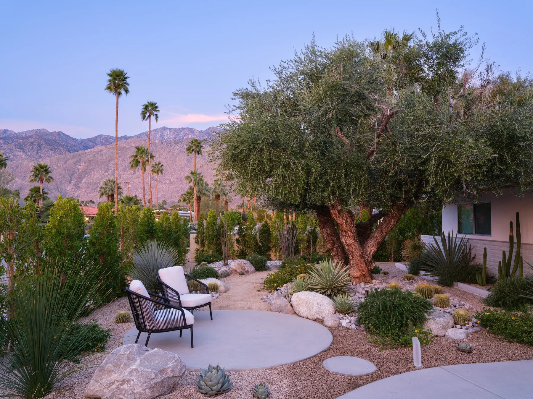 Desert Palm outdoor living in Coachella Valley, CA by La Riviera Studios