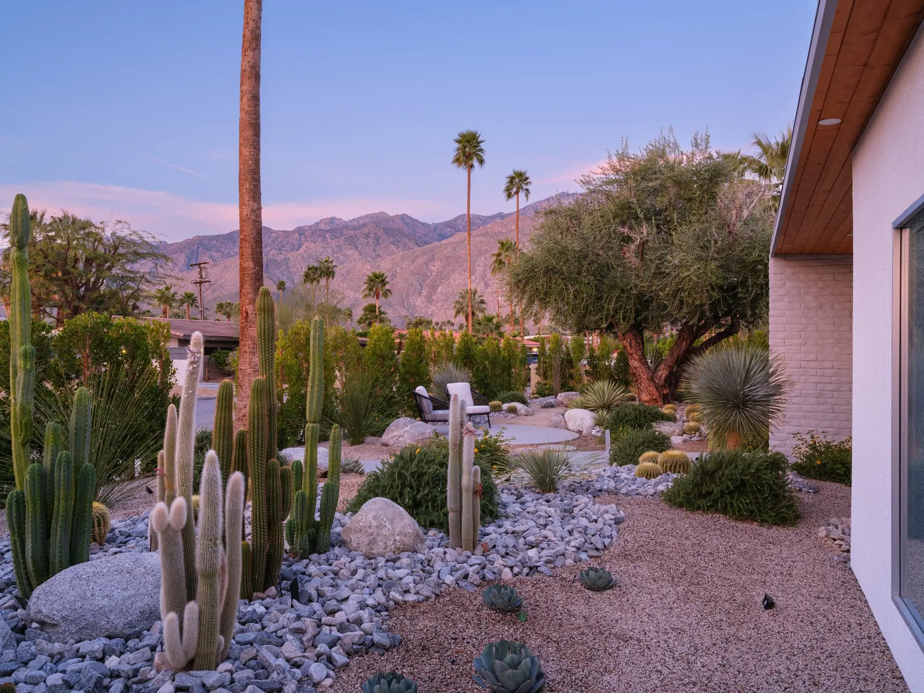 Desert Palm outdoor living in Coachella Valley, CA by La Riviera Studios
