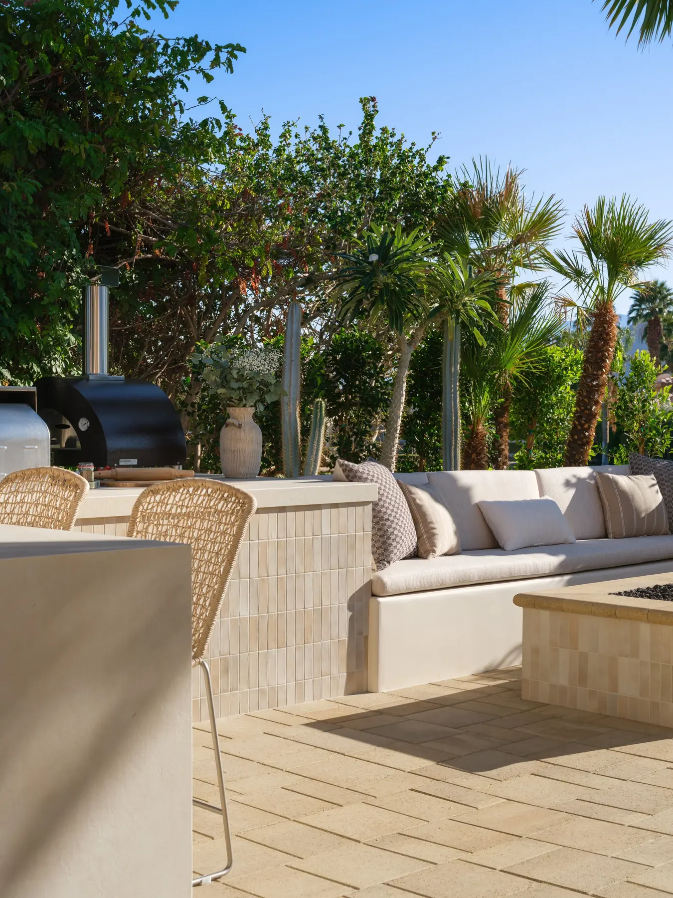 Rancho La Quinta outdoor living in La Quinta, CA by La Riviera Studios