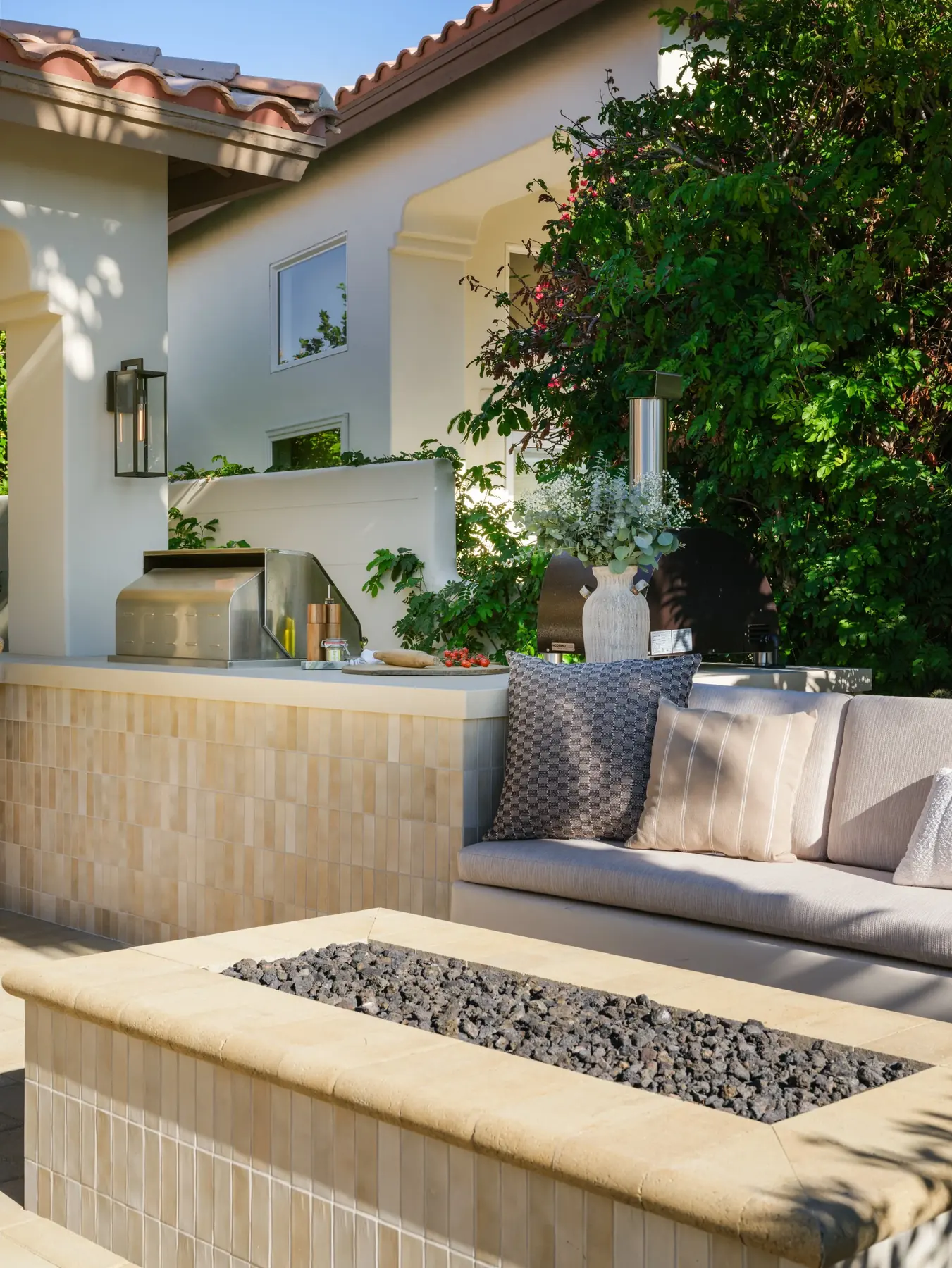 Rancho La Quinta outdoor living in La Quinta, CA by La Riviera Studios