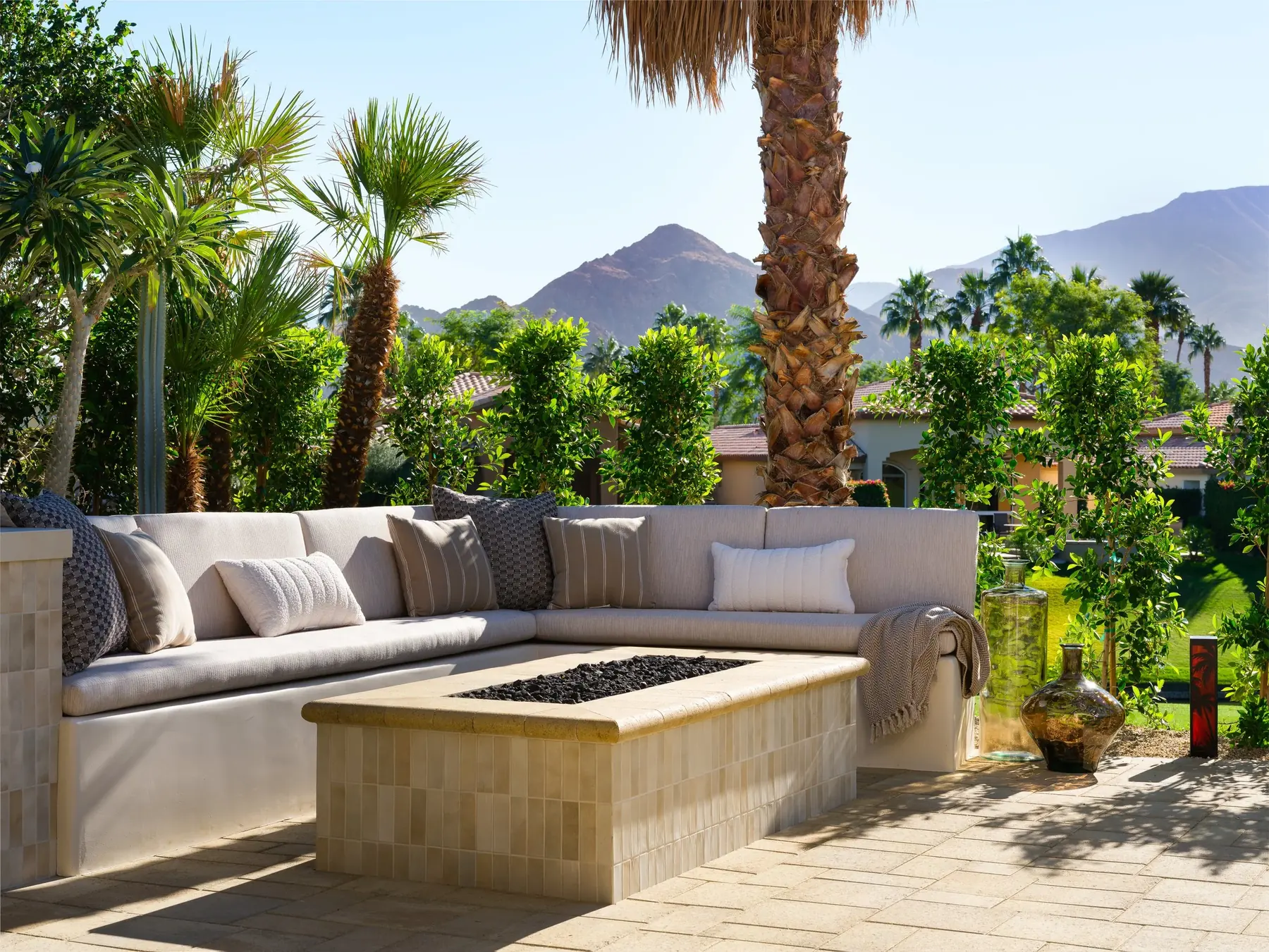 Rancho La Quinta outdoor living in La Quinta, CA by La Riviera Studios