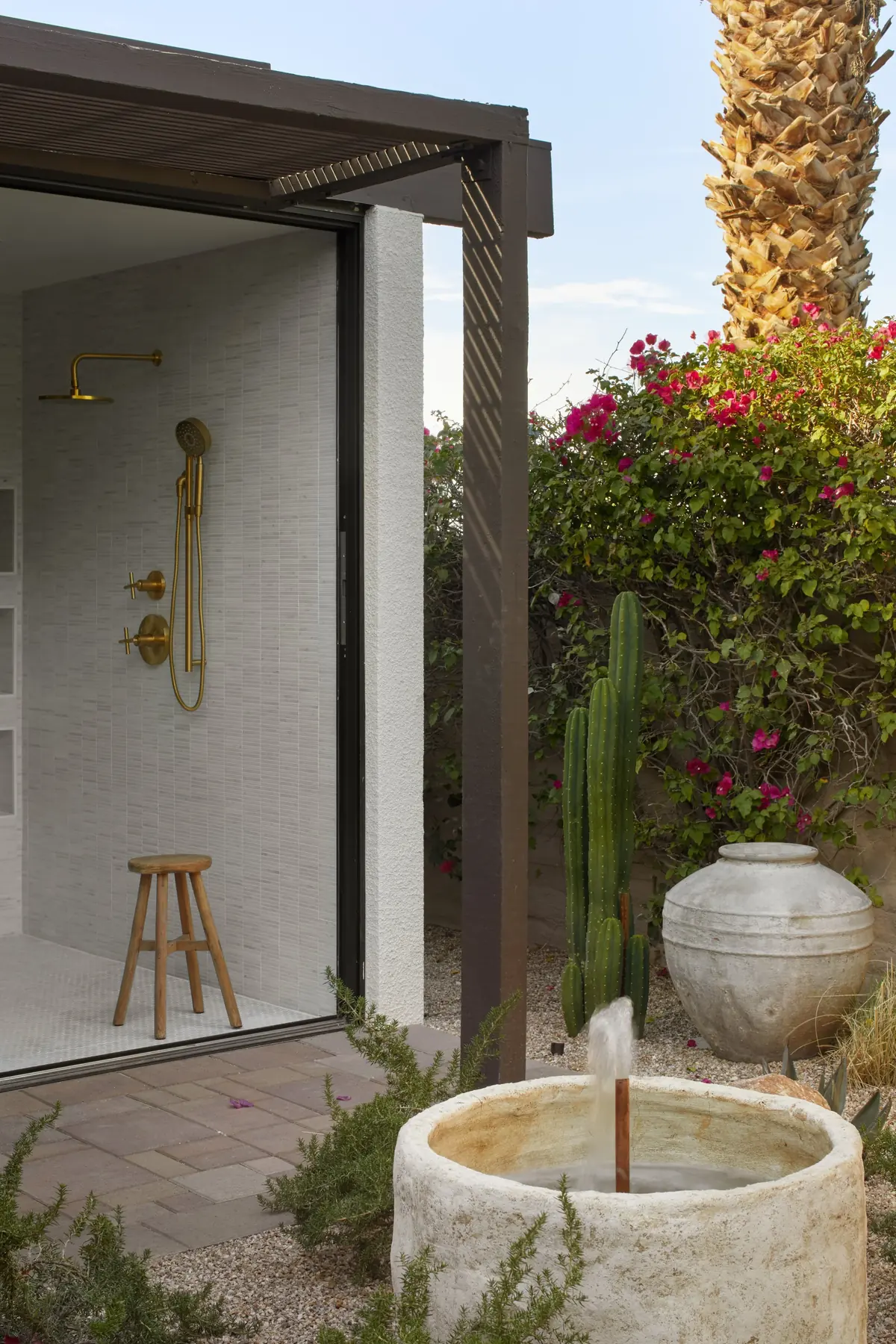 Thunderbird outdoor living in Rancho Mirage, CA by La Riviera Studios