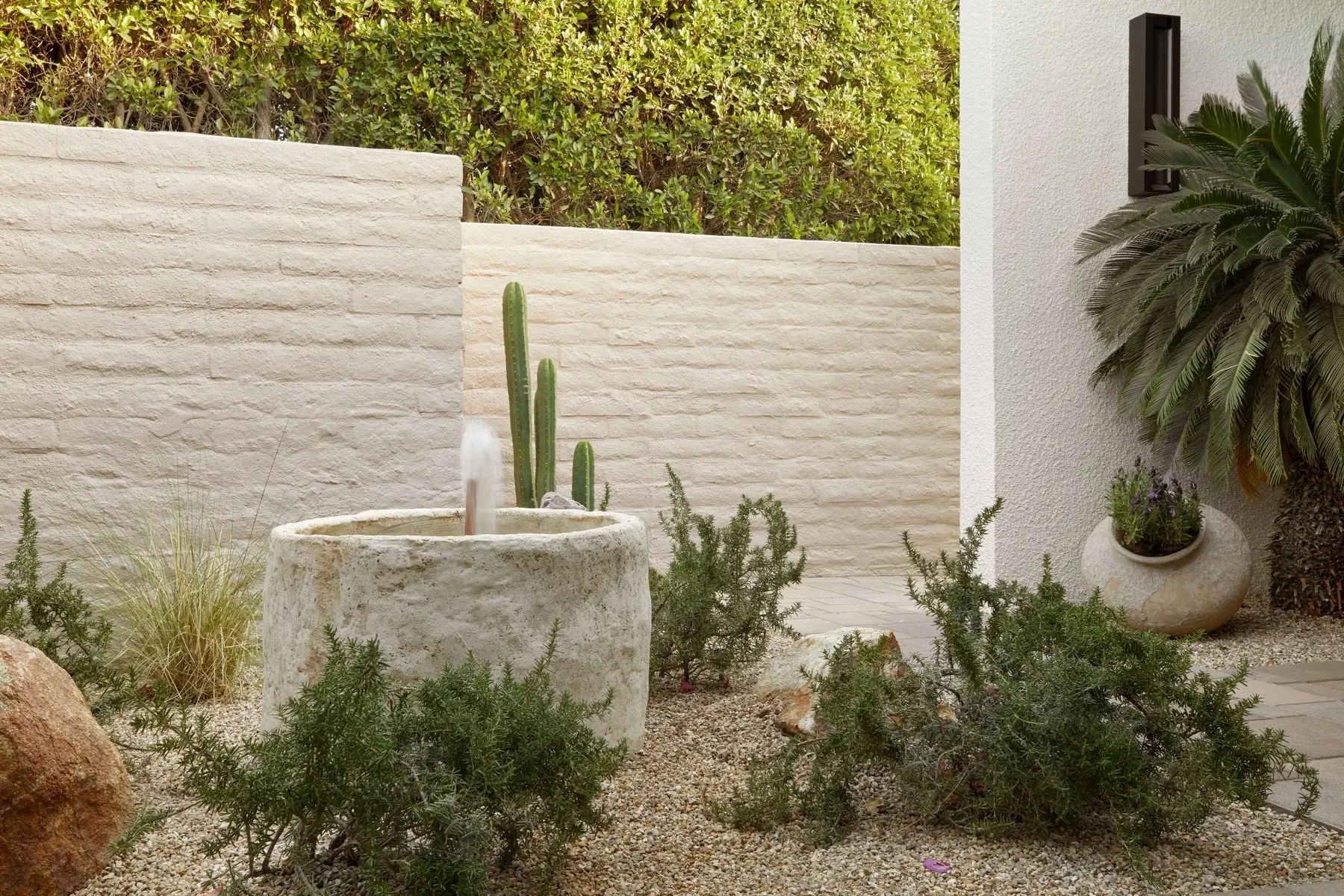 Thunderbird outdoor living in Rancho Mirage, CA by La Riviera Studios