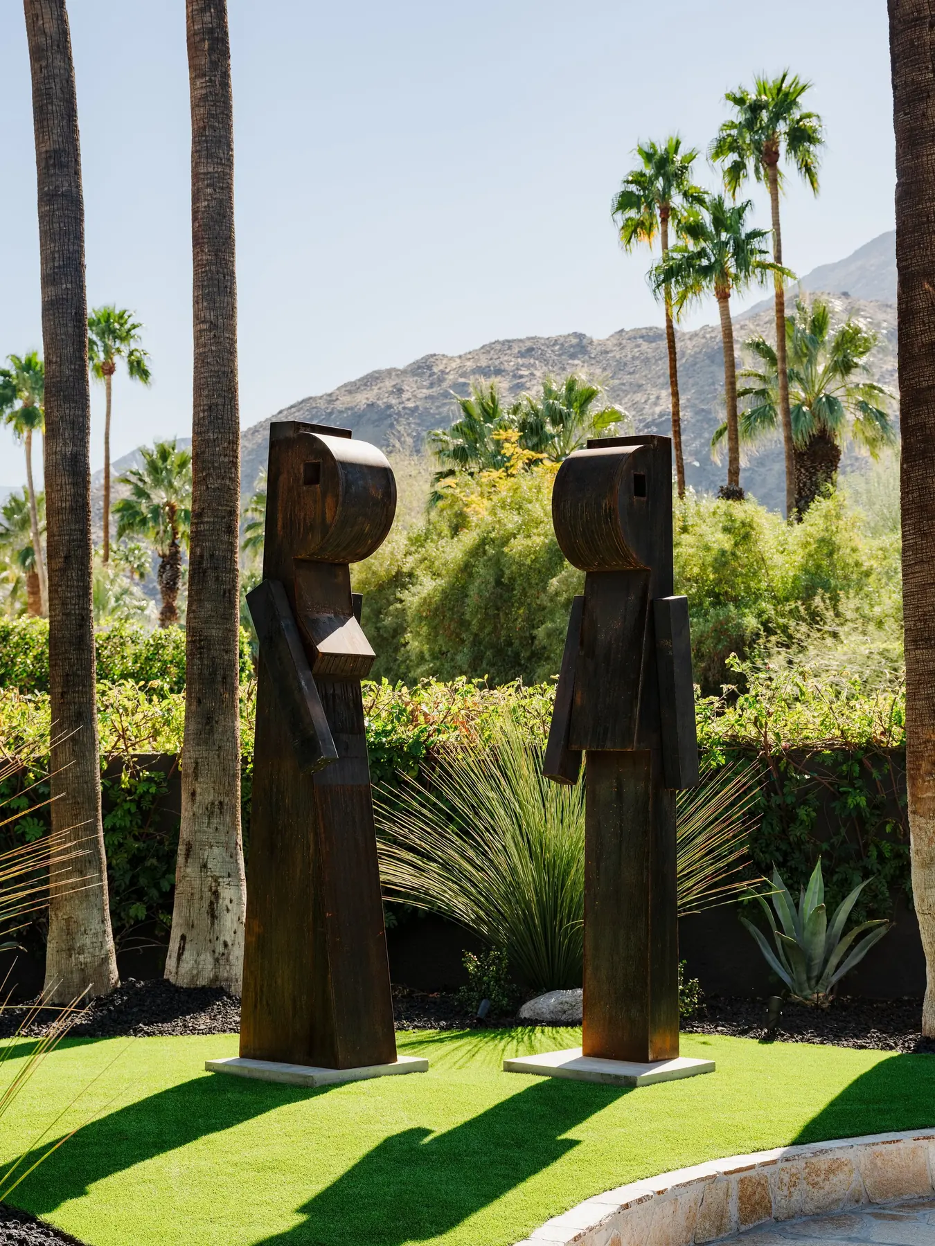 West House outdoor living in Coachella Valley, CA by La Riviera Studios