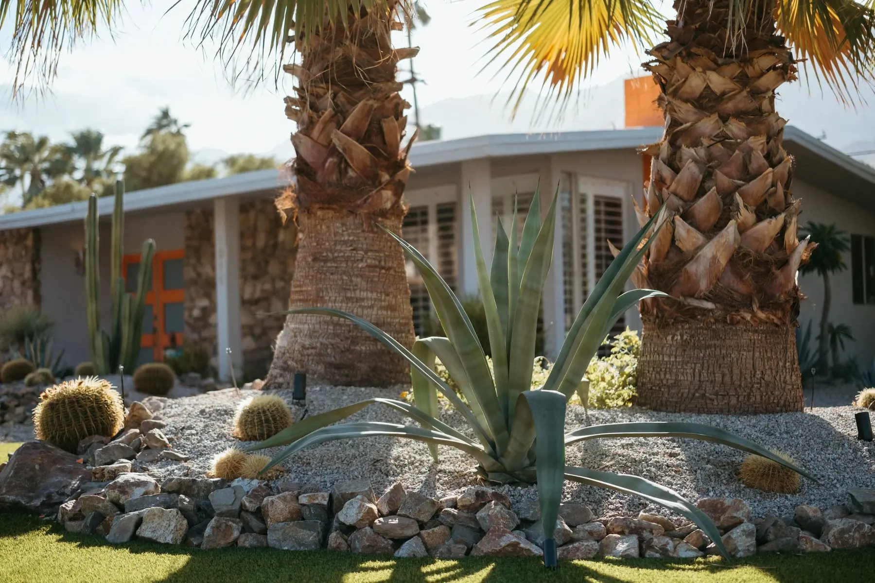 Casa Miguel outdoor living in Palm Springs, CA by La Riviera Studios