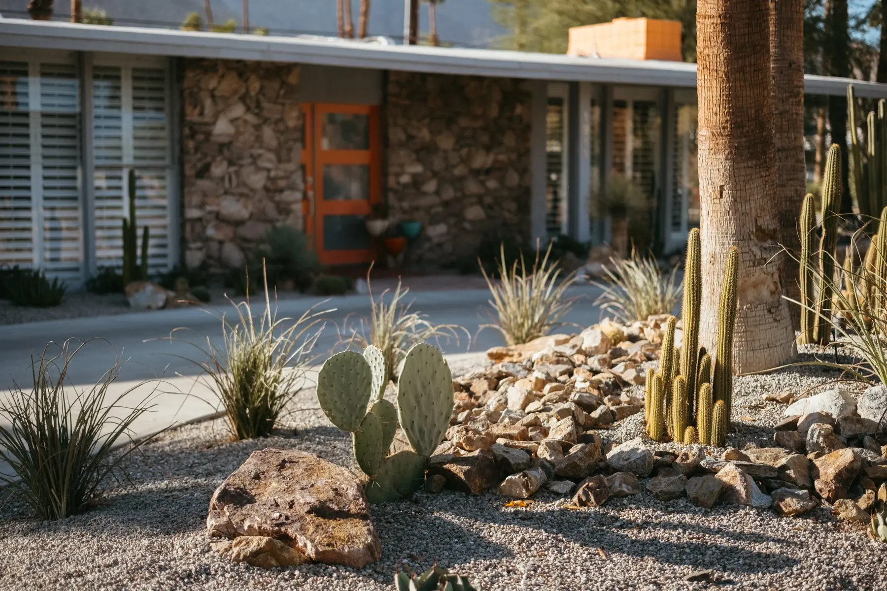 Casa Miguel outdoor living in Palm Springs, CA by La Riviera Studios