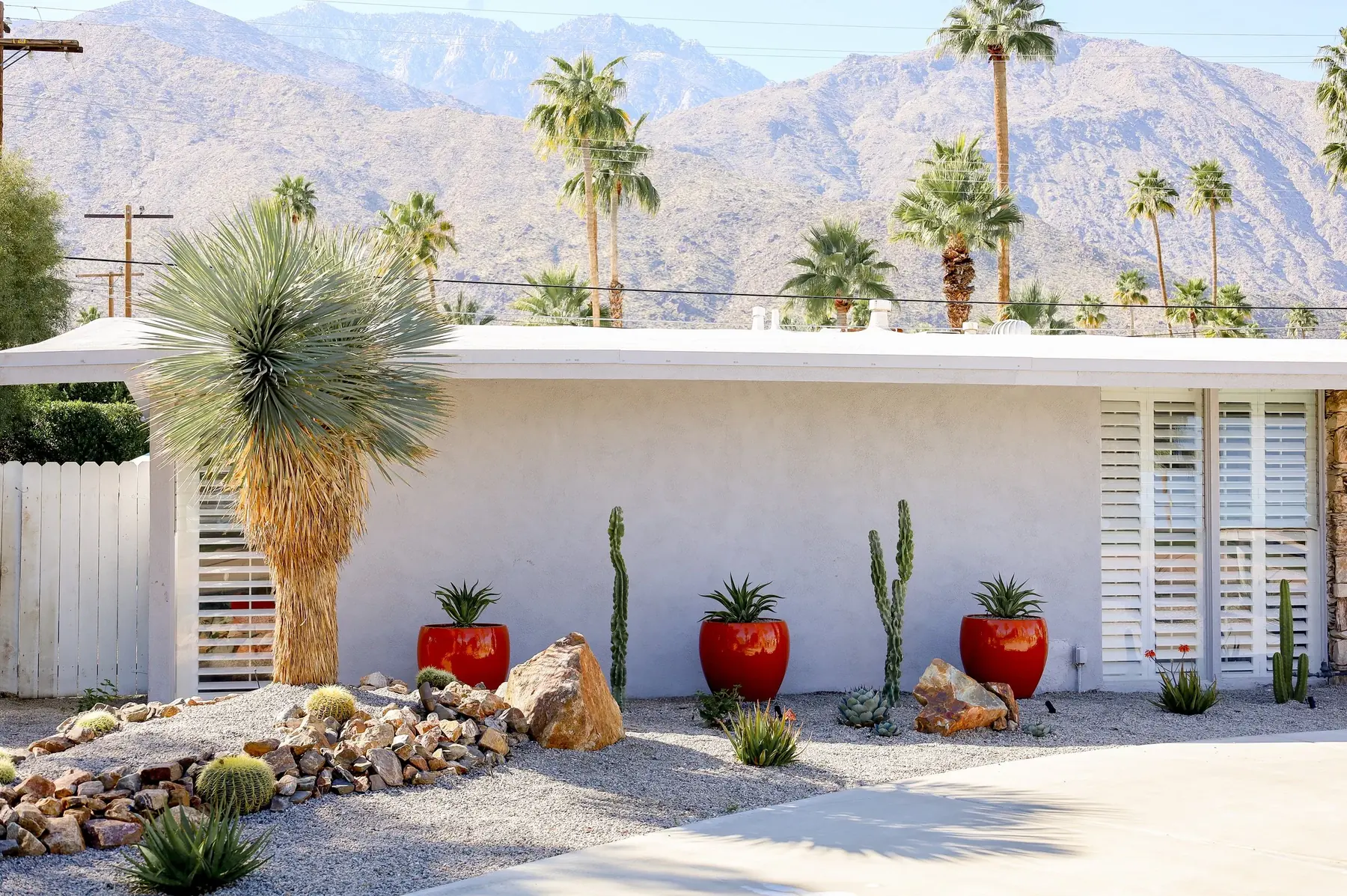 Casa Miguel outdoor living in Palm Springs, CA by La Riviera Studios