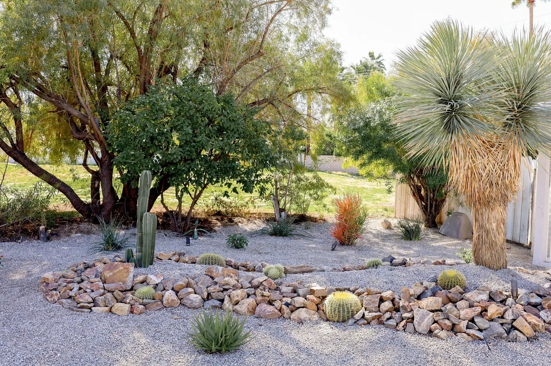 Casa Miguel outdoor living in Palm Springs, CA by La Riviera Studios